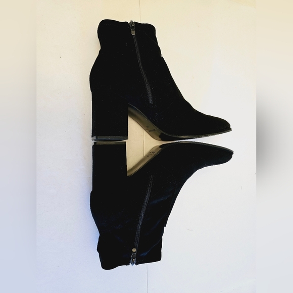 Marc Fisher Women's Faux Suede Black Ankle Booties Block Heels Size 11 - Picture 12 of 17